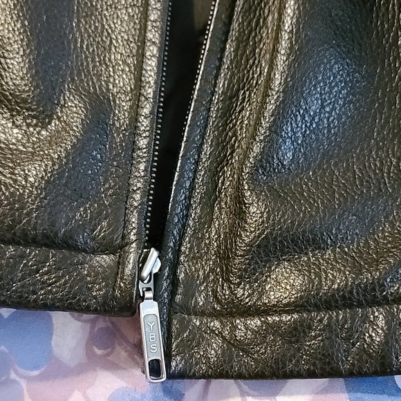 Men's Leather Jacket - Picture 3 of 8